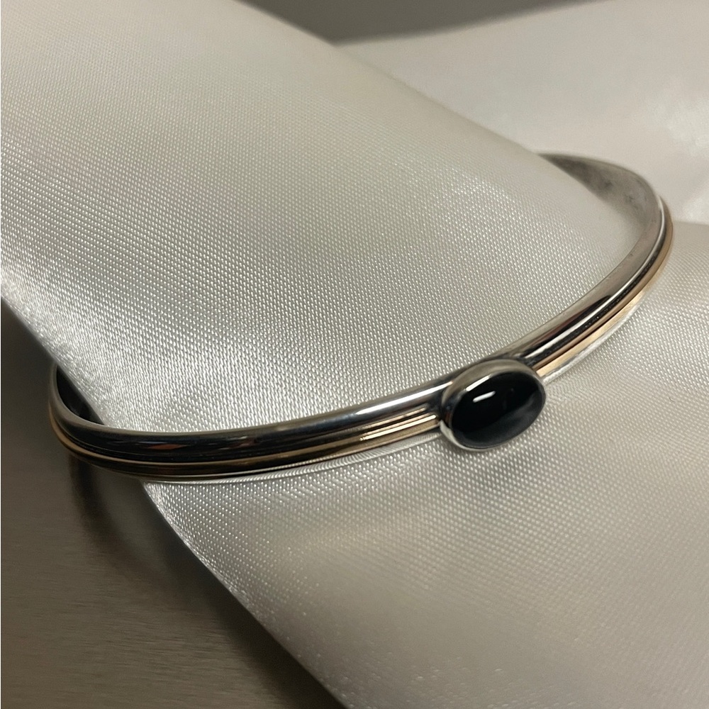 Black onyx cabochon bracelet